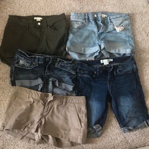 Shorts size 0-2 , 20$ for all